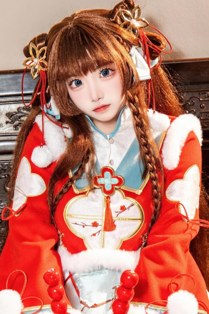 图片[3]-香草奶喵日进斗金写真图集解析｜新春中式风COS写真与节庆氛围感作品