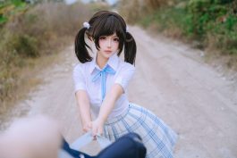 日奈娇 JK女高写真：蓝白制服、面包车与公路感的清爽叙事-绅士网