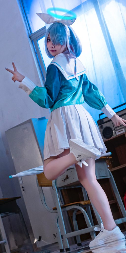 图片[4]-小和甜酒 阿罗娜 写真｜碧蓝档案什亭之匣教室场景签到簿主题摄影解析