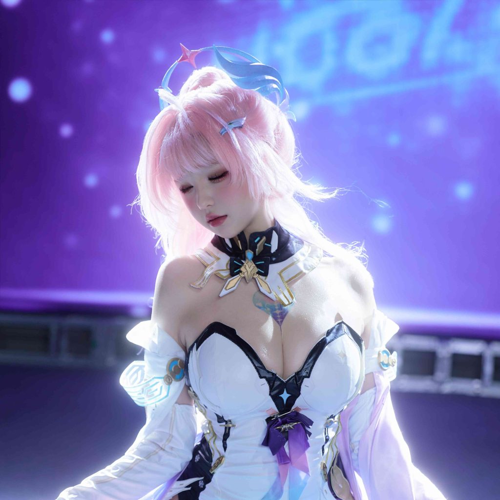 图片[3]-阿薰KaOri爱弥斯Cos写真解析：鸣潮爱弥斯高质量舞台风角色摄影图集