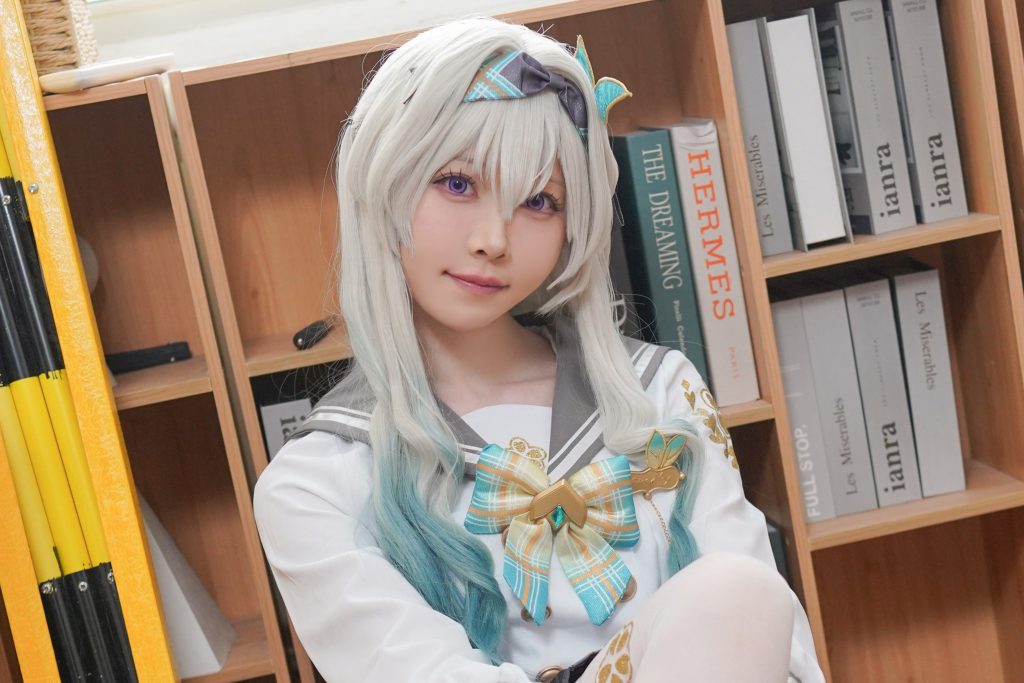 朝雾爱流萤春日手信写真赏析｜崩坏星穹铁道流萤Cos高清图集解析