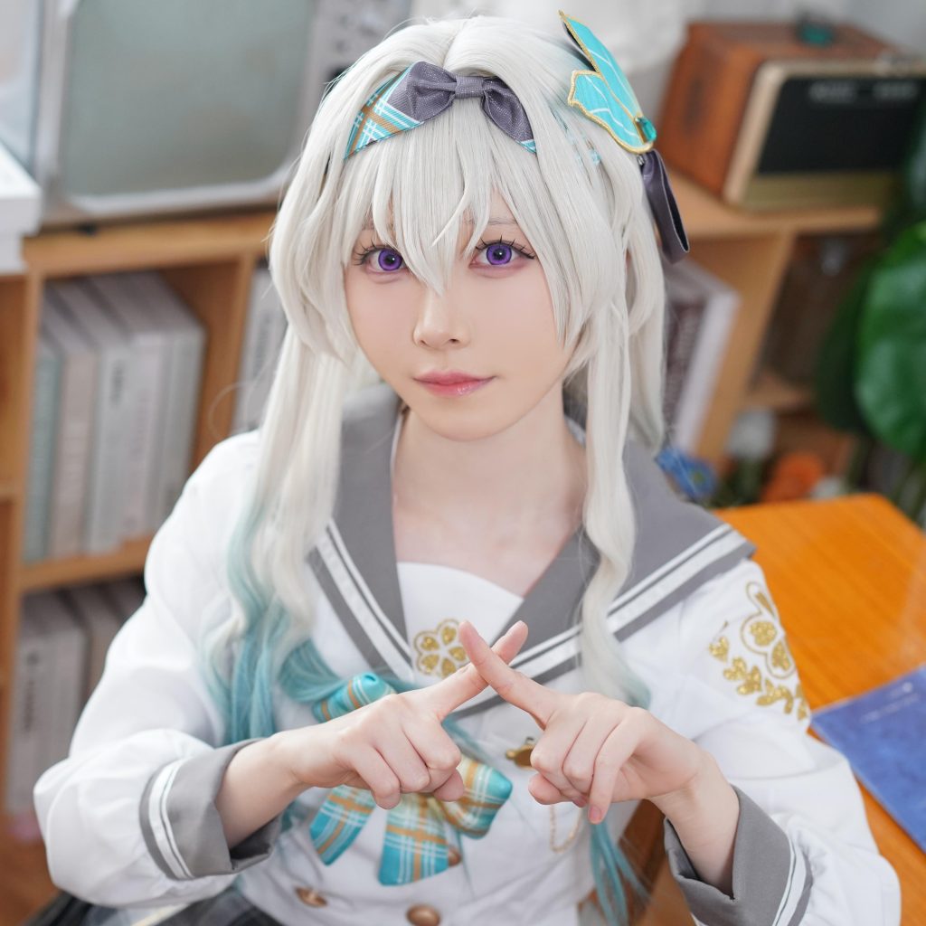 图片[5]-朝雾爱流萤春日手信写真赏析｜崩坏星穹铁道流萤Cos高清图集解析