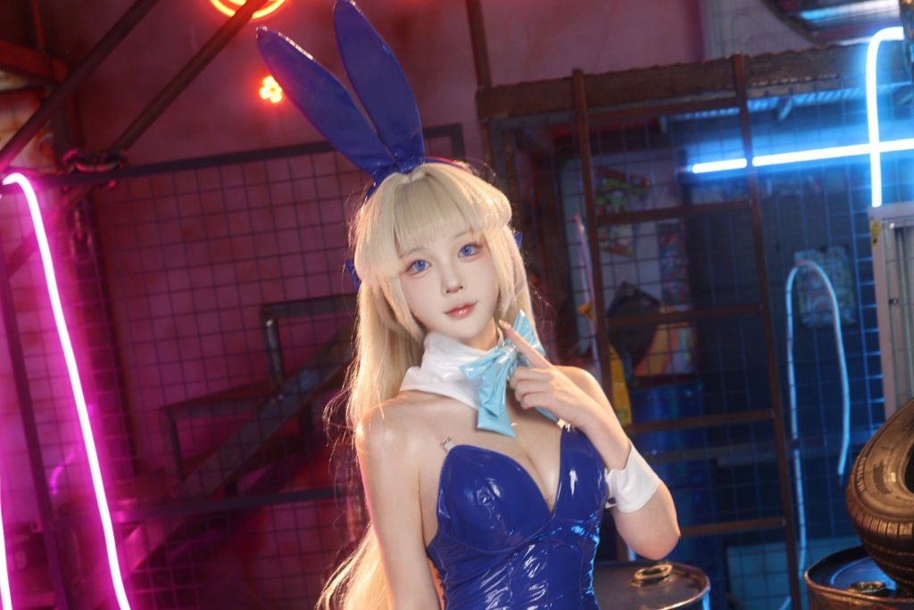 若若不男飞鸟马时写真赏析｜蔚蓝档案Toki兔女郎COS图集