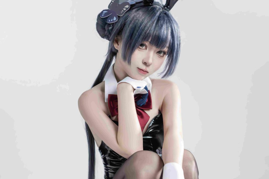 矢量鱼妃咲兔女郎COS写真赏析｜蔚蓝档案龙华妃咲高质感棚拍图集