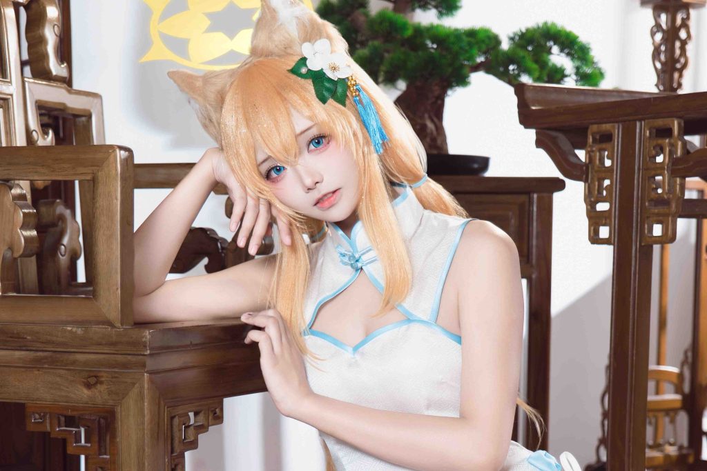 图片[6]-艾西aiwest伊落玛丽旗袍cos写真赏析｜蔚蓝档案玛丽角色气质解析