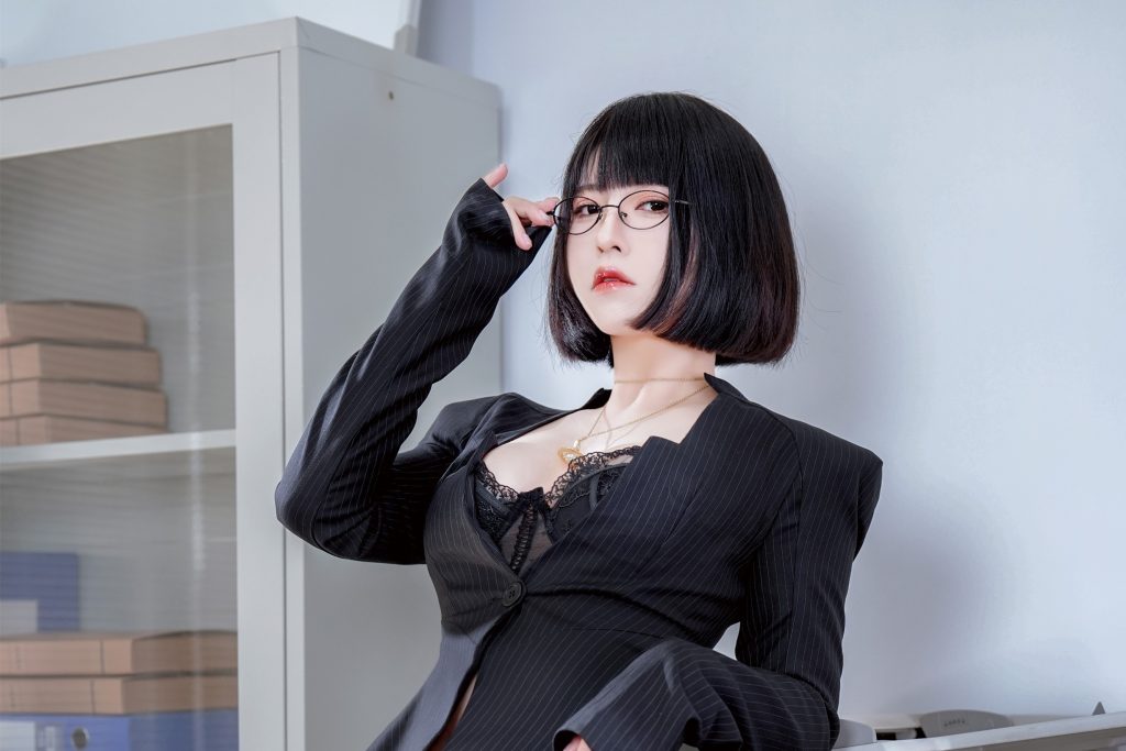 图片[5]-半半子 上司様Vol.03 写真解析｜眼镜女上司OL黑西装主题