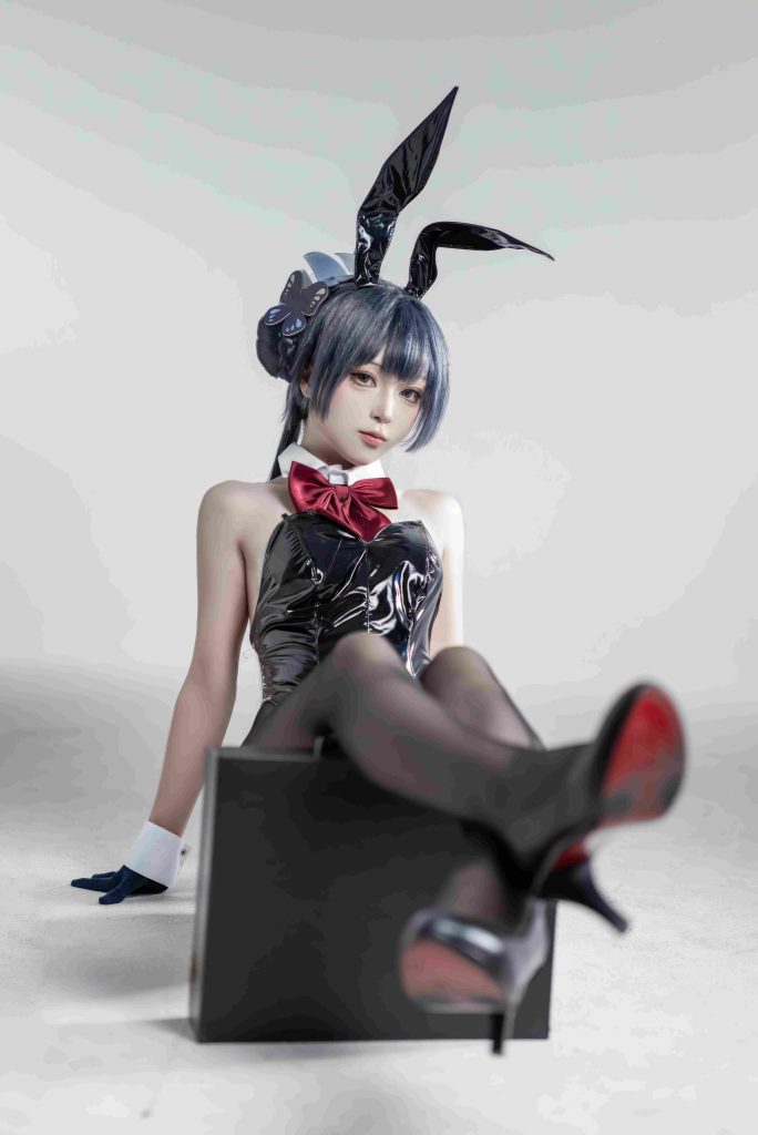 图片[5]-矢量鱼妃咲兔女郎COS写真赏析｜蔚蓝档案龙华妃咲高质感棚拍图集