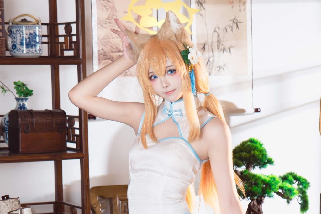 图片[3]-艾西aiwest伊落玛丽旗袍cos写真赏析｜蔚蓝档案玛丽角色气质解析