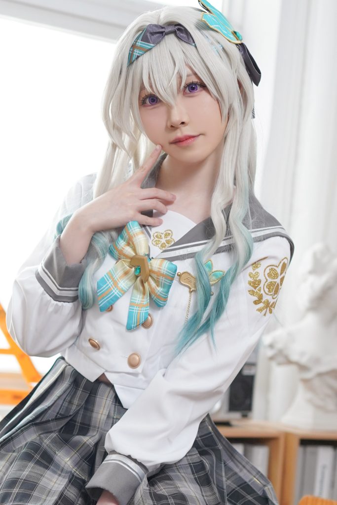 图片[3]-朝雾爱流萤春日手信写真赏析｜崩坏星穹铁道流萤Cos高清图集解析