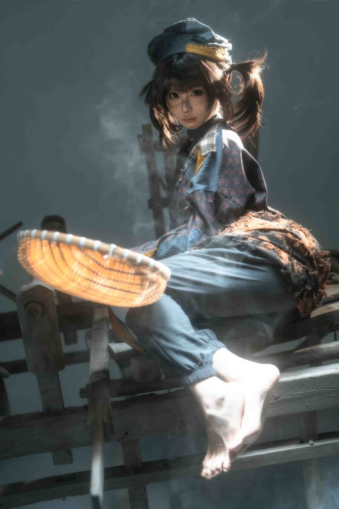 图片[5]-蠢沫沫小乞丐写真解析｜原创主题摄影中的破败氛围与电影感