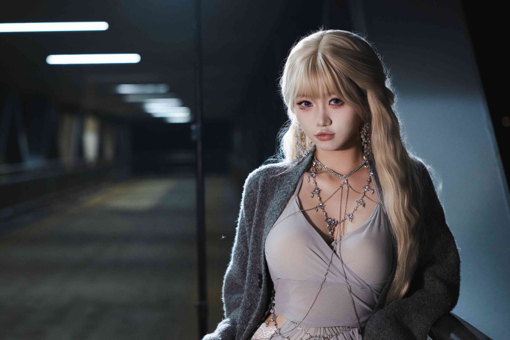 图片[3]-柒柒要乖哦(Lust77)辛德瑞拉写真解析：冷调夜色下的现代公主感