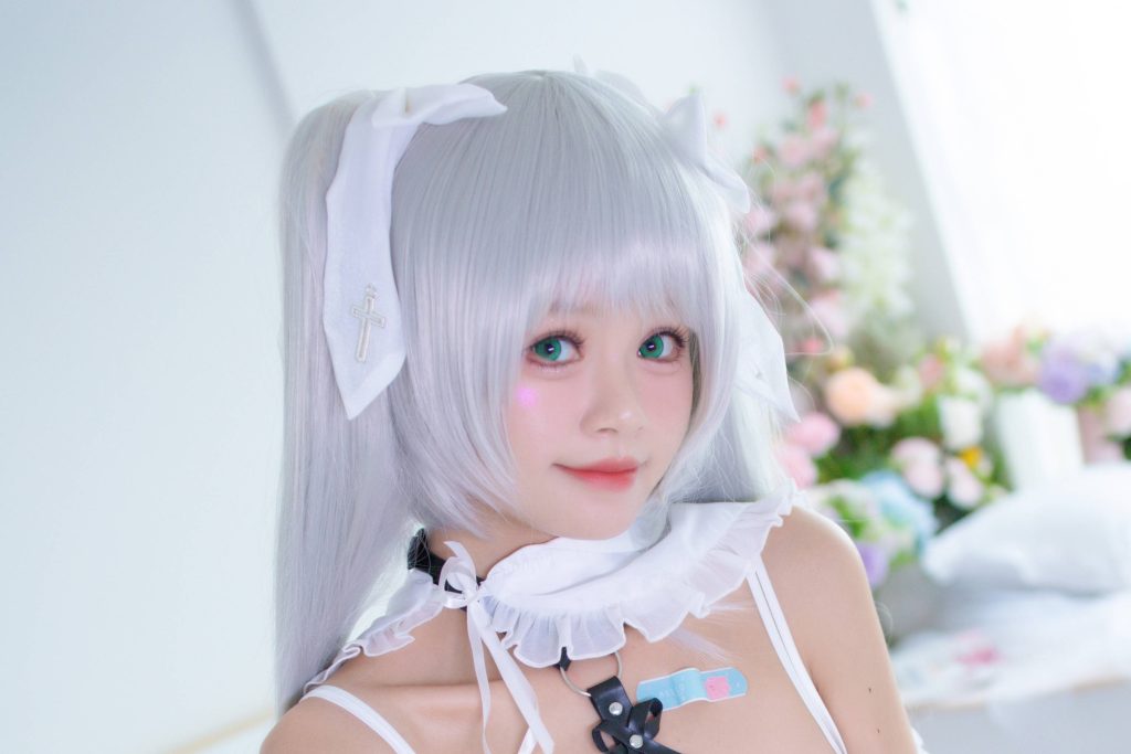 图片[2]-星黛鹿鹿初音酱写真解析｜白毛双马尾私房COS氛围感全记录