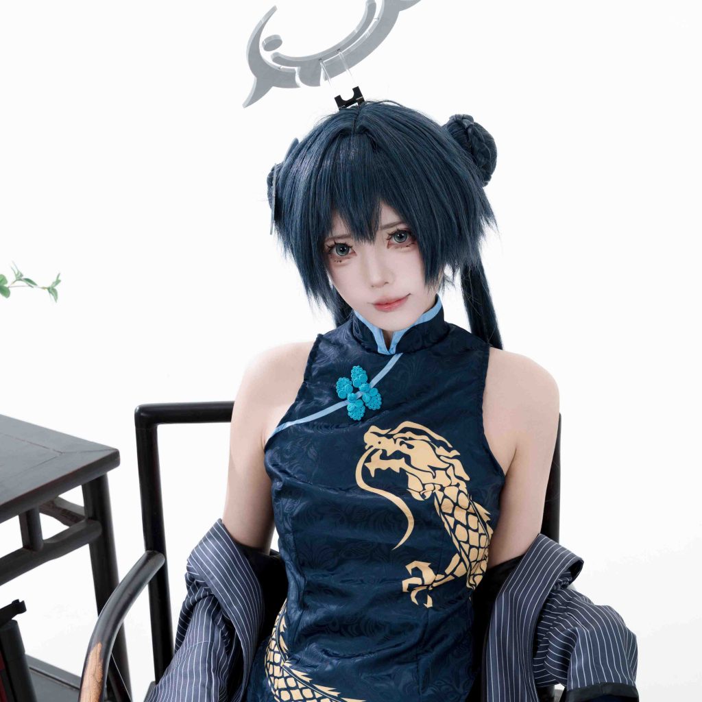 图片[5]-君颜圆又圆龙华妃咲写真赏析｜蔚蓝档案COS还原与中式旗袍美学