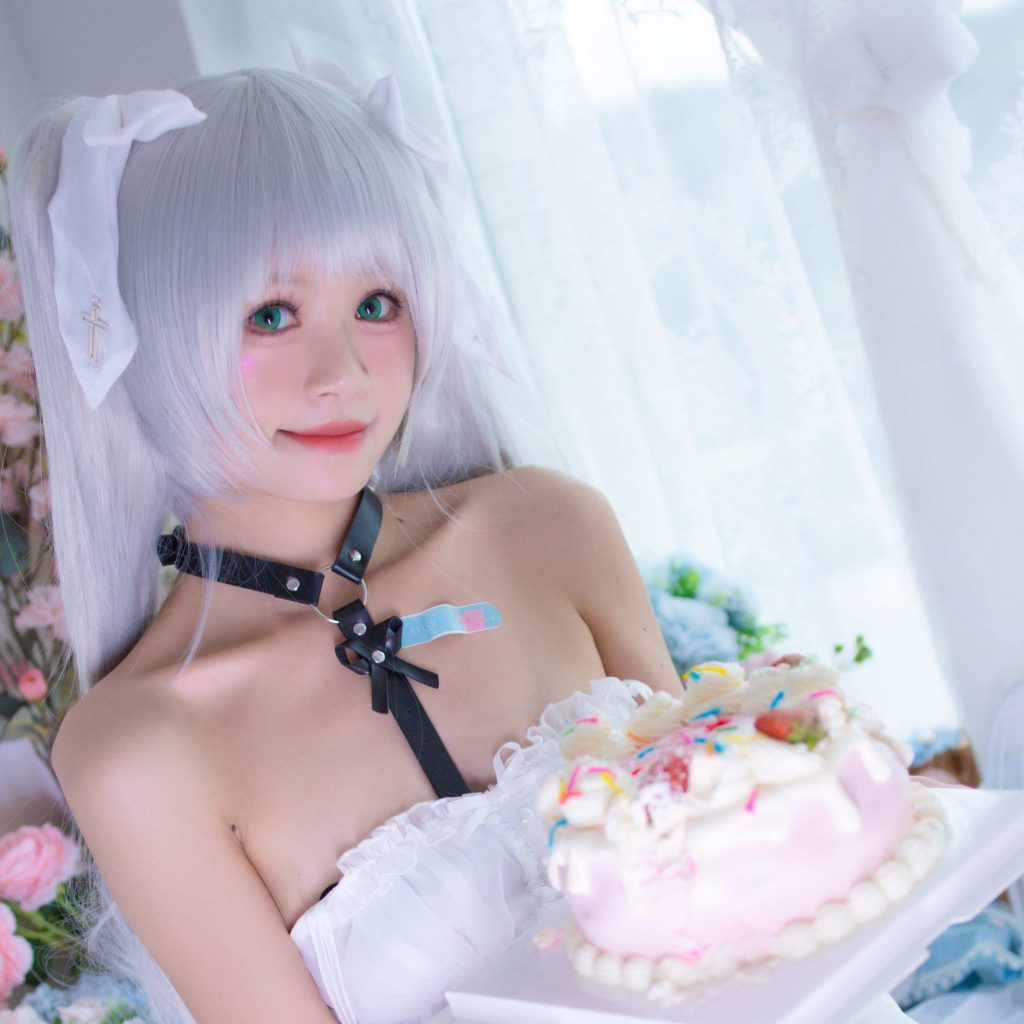 图片[6]-星黛鹿鹿初音酱写真解析｜白毛双马尾私房COS氛围感全记录