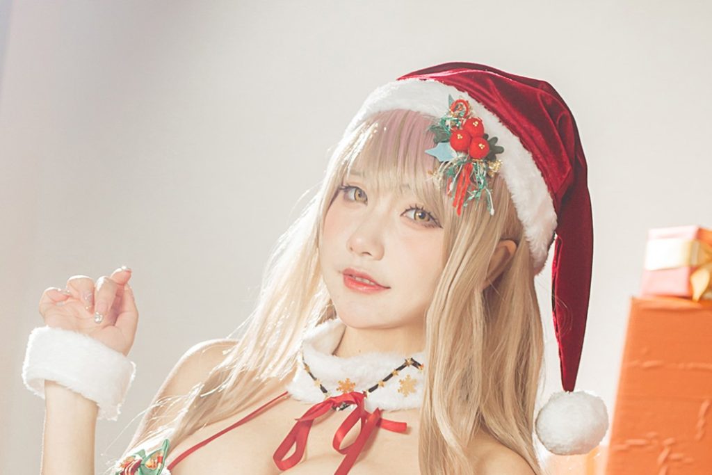 图片[3]-是一只熊仔吗艾玛圣诞COS写真赏析｜NIKKE艾玛圣诞高质感图集