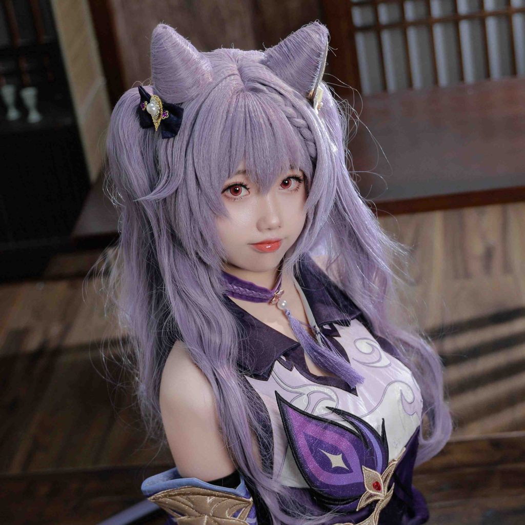 图片[4]-雪琪SAMA刻晴COS写真解析：高还原玉衡星气质，紫色雷光下的璃月美学