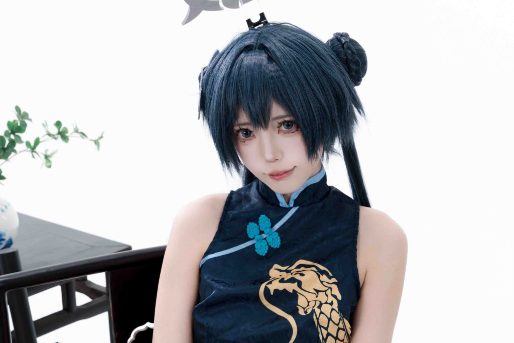 图片[6]-君颜圆又圆龙华妃咲写真赏析｜蔚蓝档案COS还原与中式旗袍美学