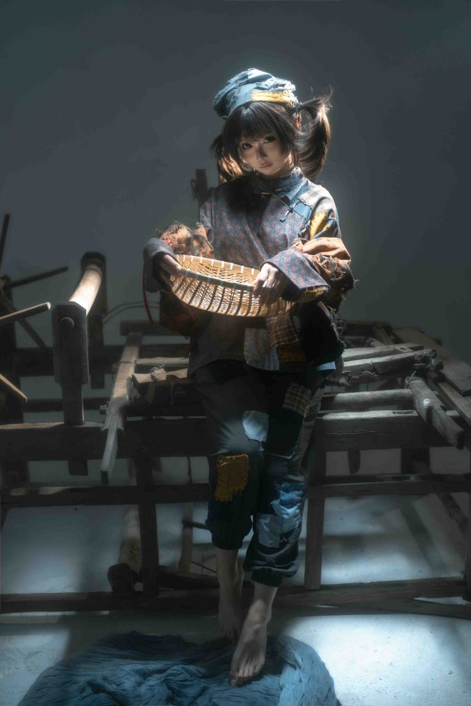 图片[6]-蠢沫沫小乞丐写真解析｜原创主题摄影中的破败氛围与电影感