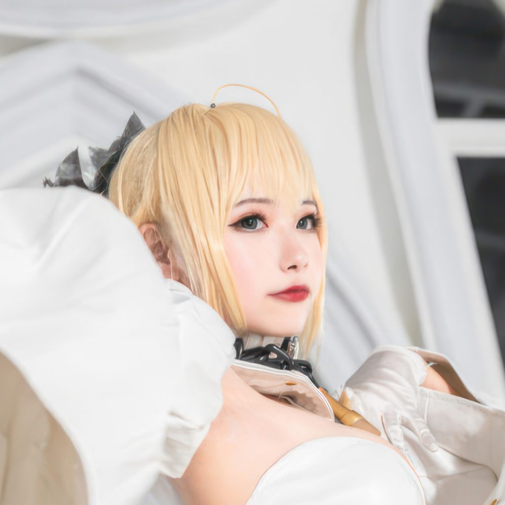 图片[2]-Momoko葵葵FGO尼禄花嫁写真，白色礼装与锁链美学解析