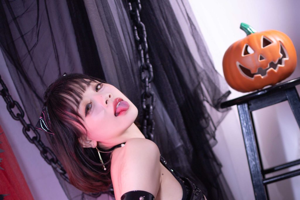 图片[7]-星黛鹿鹿千反田鹿子漆皮小猫女写真，万圣节猫耳暗黑系造型解析