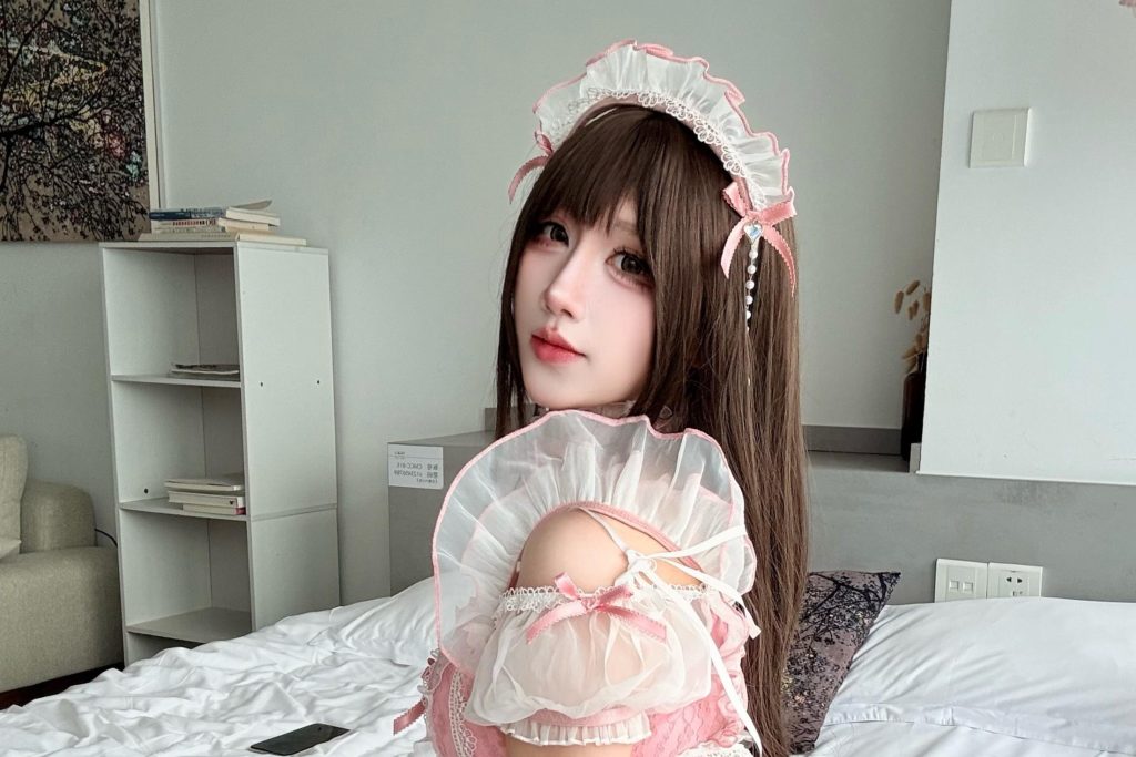 九曲Jean升天写真赏析 粉色女仆造型甜系cos作品