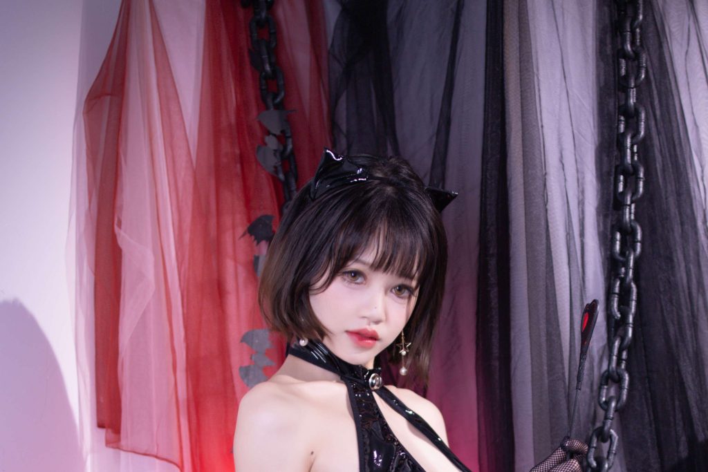 图片[3]-星黛鹿鹿千反田鹿子漆皮小猫女写真，万圣节猫耳暗黑系造型解析