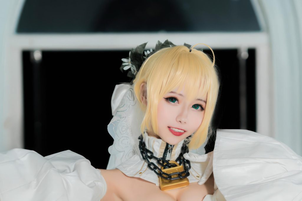 图片[7]-Momoko葵葵FGO尼禄花嫁写真，白色礼装与锁链美学解析