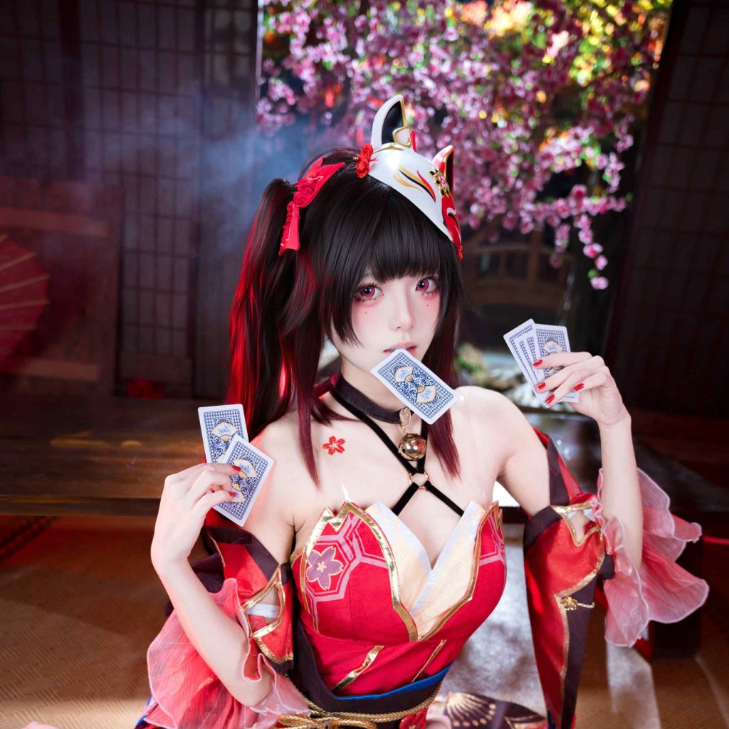 图片[2]-九柒喵火花写真赏析｜崩坏星穹铁道花火cos红色假面美学