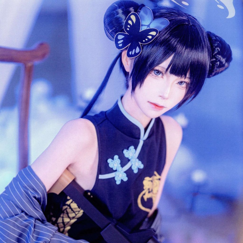 图片[5]-坂坂白妃咲写真赏析｜蔚蓝档案龙华妃咲旗袍COS冷蓝影调解析