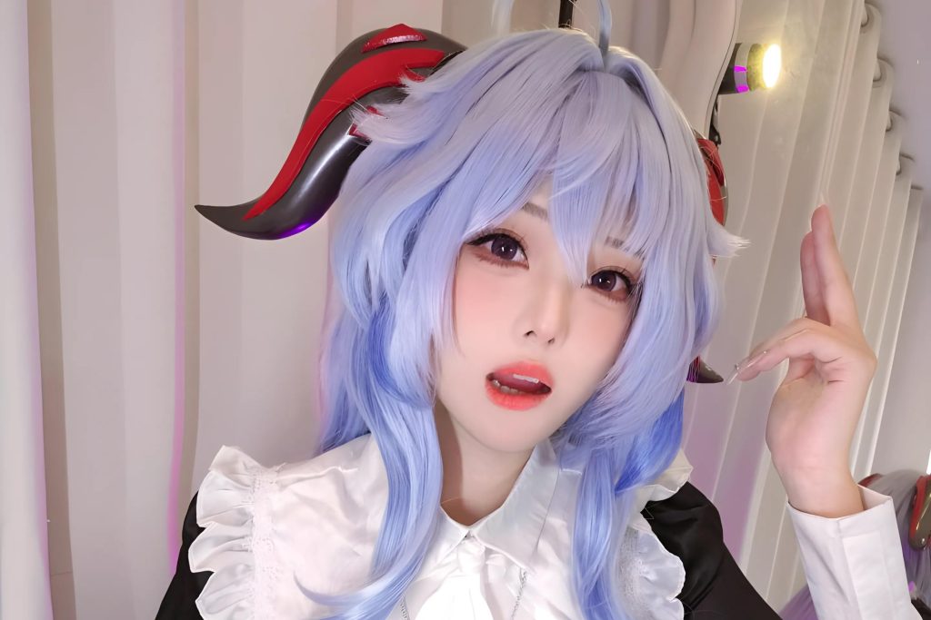 图片[3]-蜜汁猫裘《原神》甘雨修女写真赏析｜蓝发甘雨cosplay高清图文介绍