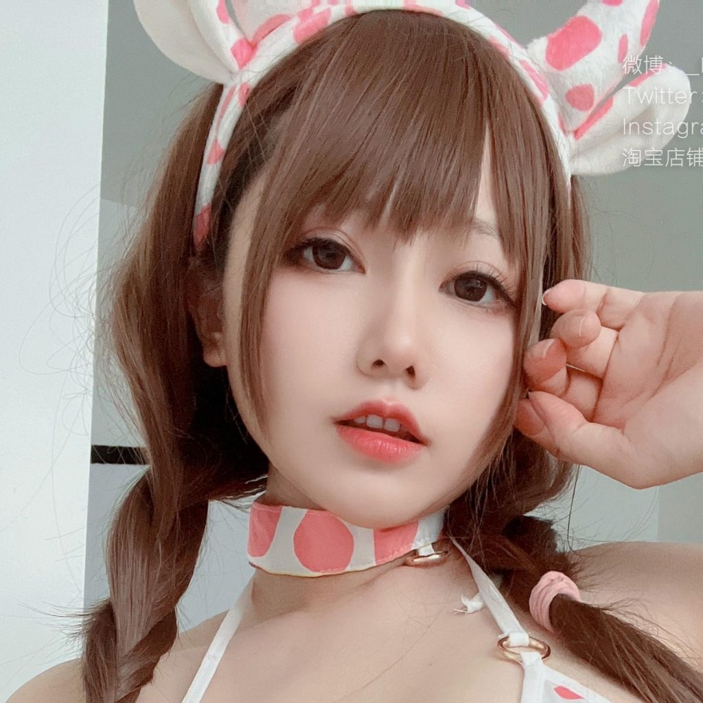 图片[2]-Nyako喵子小奶牛比基尼围裙写真，粉白甜系原创造型高清赏析