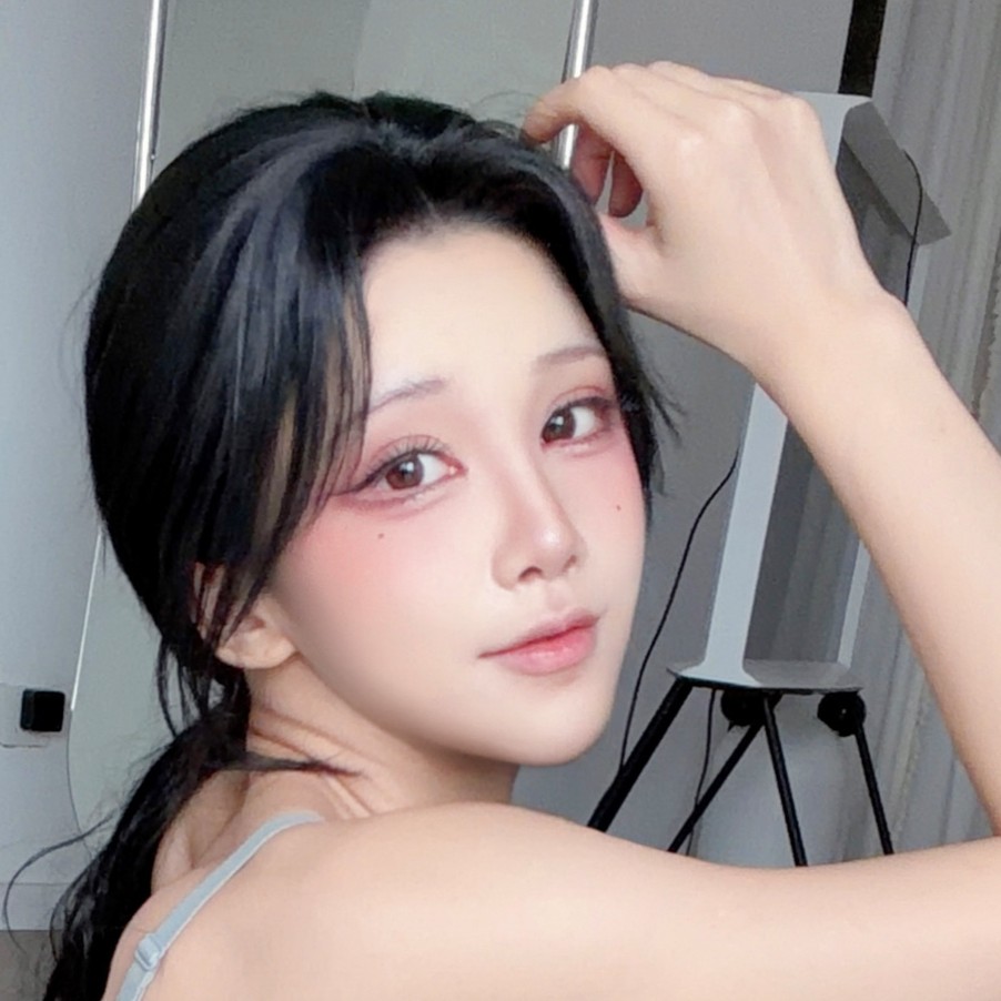 图片[4]-水淼Aqua NIKKE阿尼斯星光写真，冷白光室内氛围下的阿尼斯角色解析