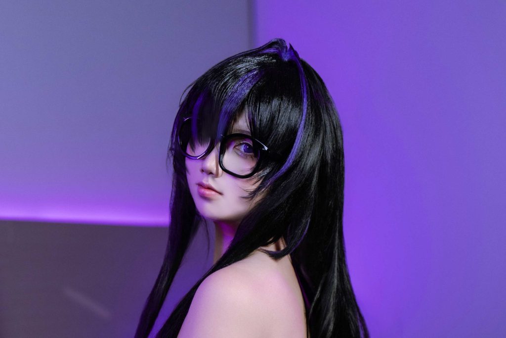图片[3]-雇頁頁 NIKKE 蕾贝尔 cosplay 写真赏析｜胜利女神妮姬 Label 紫色图书馆少女