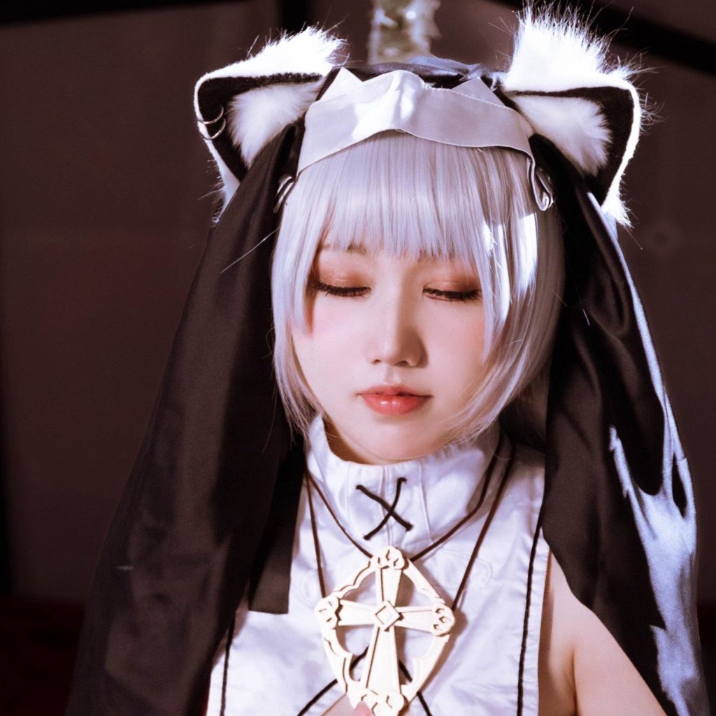 图片[5]-雇頁頁 阿尔维纳 修女ver写真赏析｜银发猫耳修女cosplay高清图集介绍