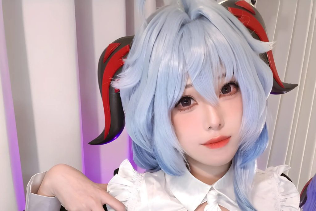 图片[5]-蜜汁猫裘《原神》甘雨修女写真赏析｜蓝发甘雨cosplay高清图文介绍