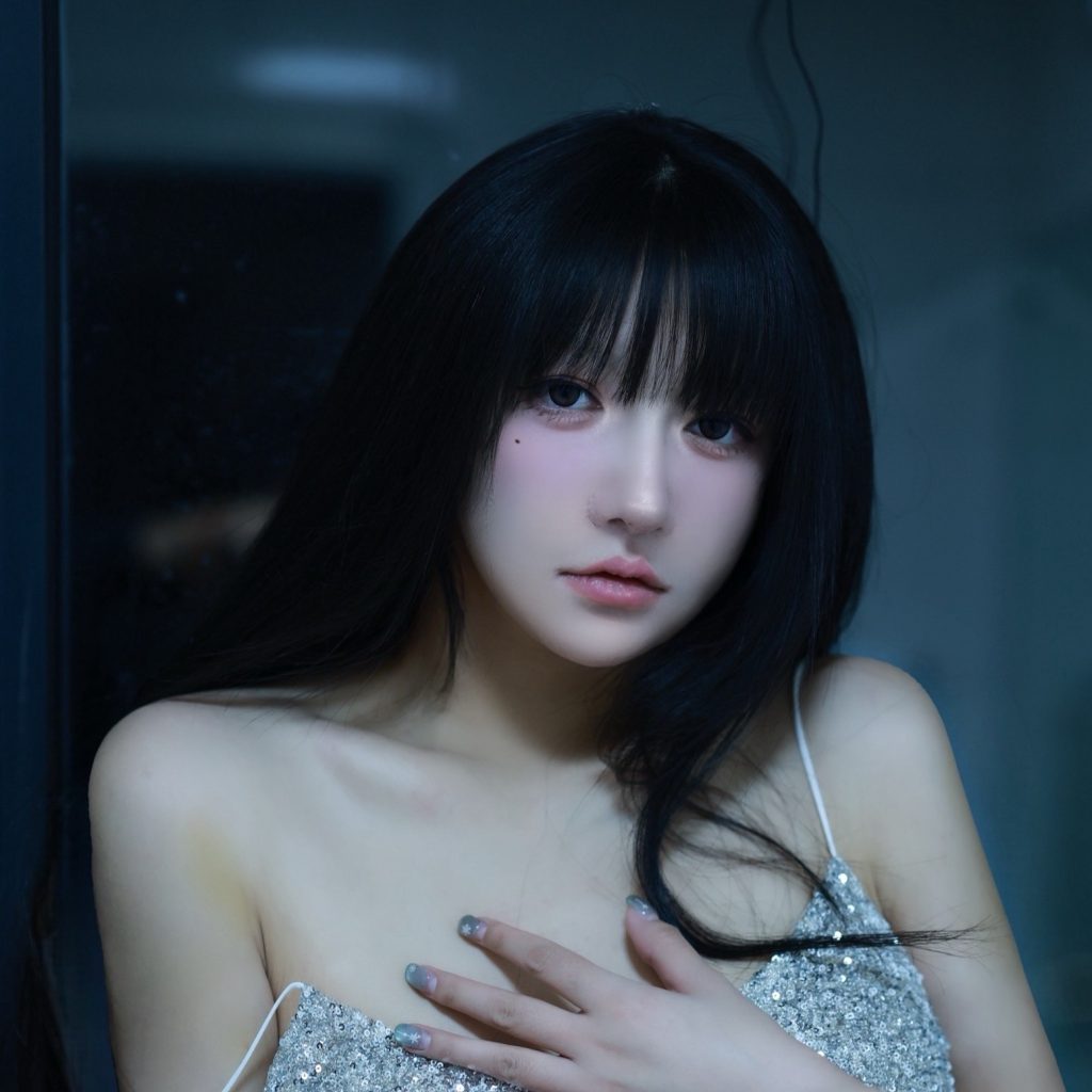 图片[5]-韩熙子Hayley浴室月光写真赏析｜冷蓝浴室里的银色月光人像