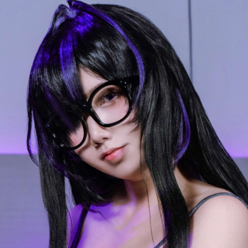 图片[7]-雇頁頁 NIKKE 蕾贝尔 cosplay 写真赏析｜胜利女神妮姬 Label 紫色图书馆少女