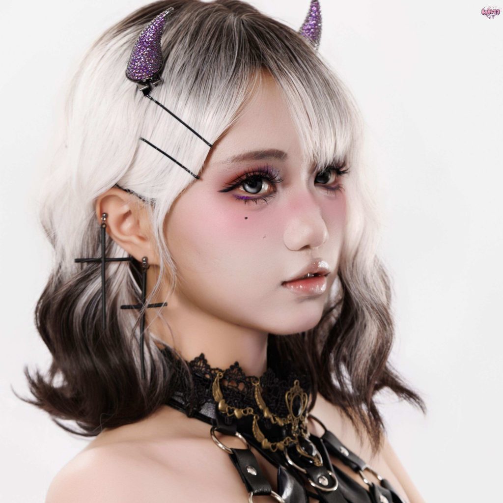 图片[4]-柒柒要乖哦魔女盛宴写真赏析｜银发魔女暗黑哥特造型摄影