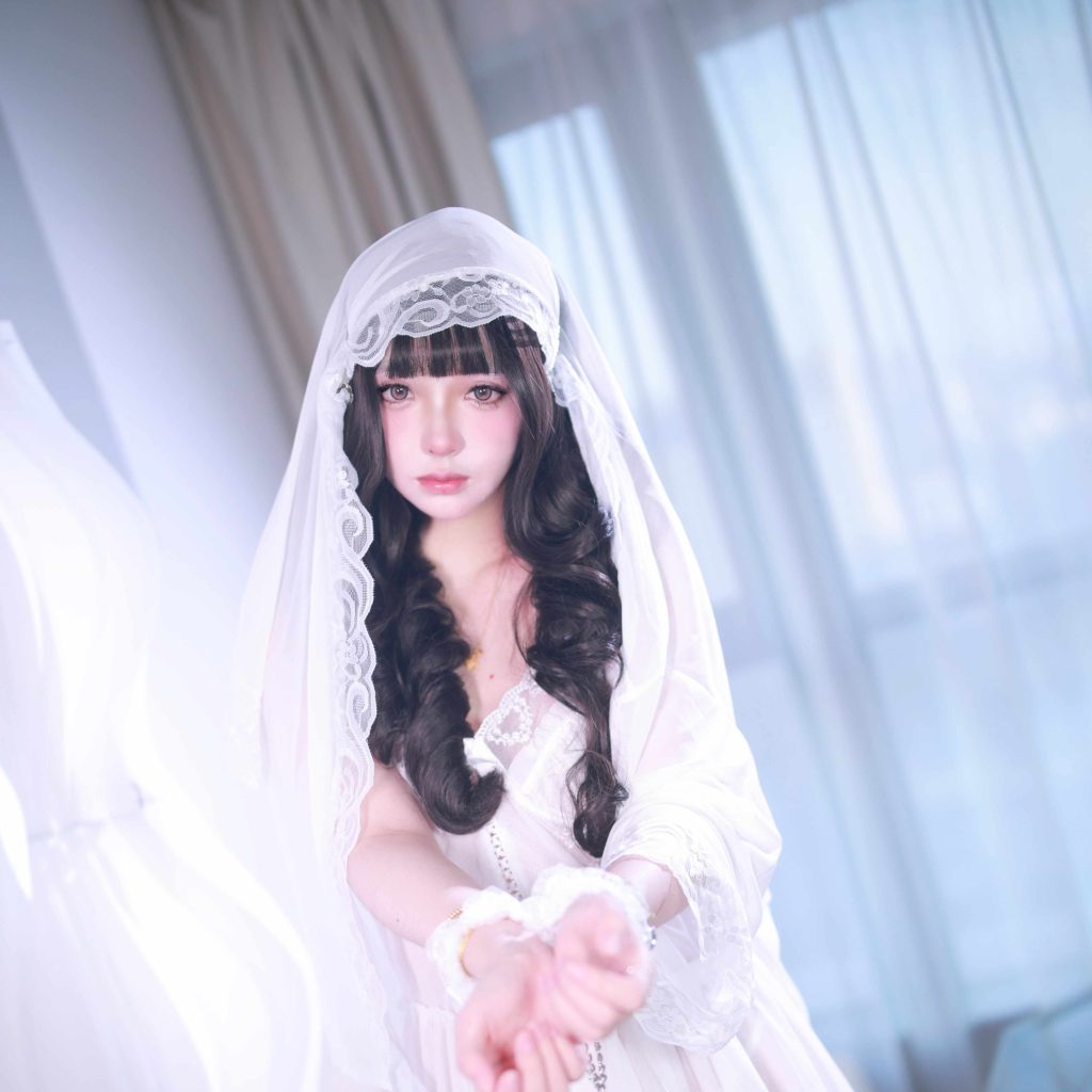 图片[3]-疯猫ss捆绑婚纱写真赏析：冷白光影与蕾丝束缚主题摄影