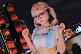 神沢永莉《一起为你加油世界杯》写真:蓝白应援装与城市夜景的活力碰撞-绅士网