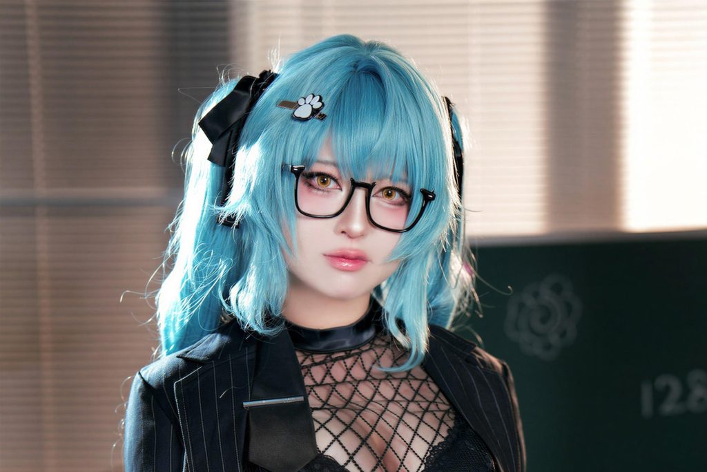 半半子普丽瓦蒂写真｜NIKKE胜利女神课堂教官COS