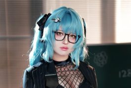 半半子《NIKKE胜利女神》普丽瓦蒂写真:冷艳教官的课堂反差-绅士网