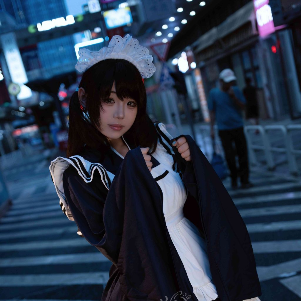 图片[7]-蝉时w和风女仆写真赏析：雨后电话亭中的蓝调日系人像