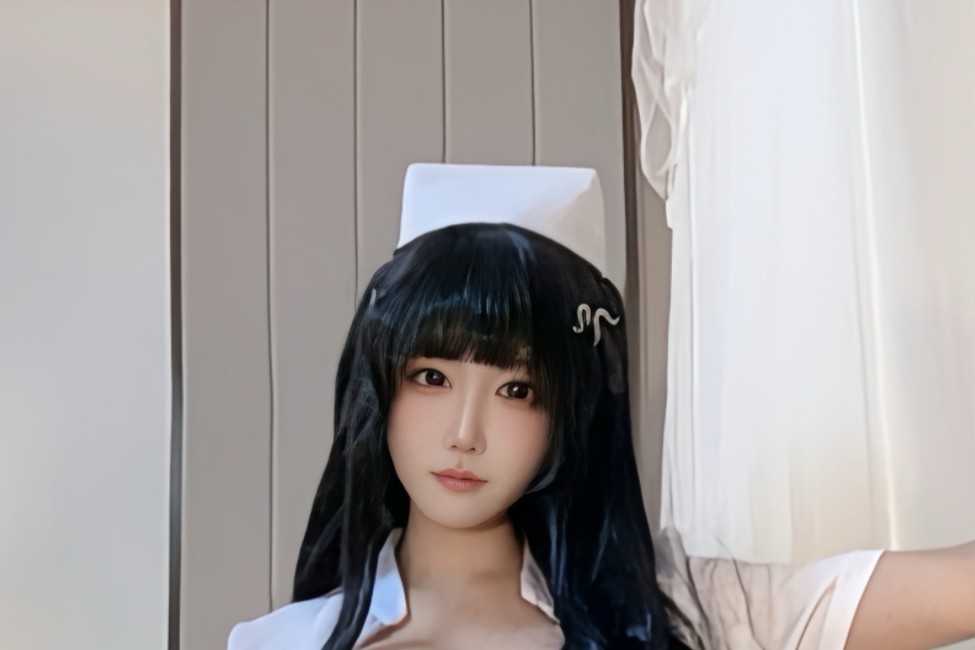 图片[9]-几时宁写真合集下载｜小宁困倦护士、圣诞小鹿与制服作品赏析
