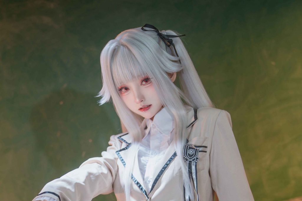 图片[7]-大大卷卷小卷《美少女万华镜》校服写真解析，篝之雾枝白发红瞳角色摄影