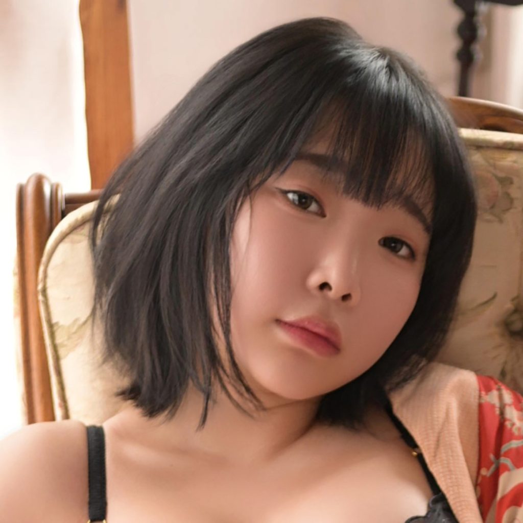 图片[6]-姜仁卿 Japan AV Style写真赏析｜红色和风外衣与复古室内光影