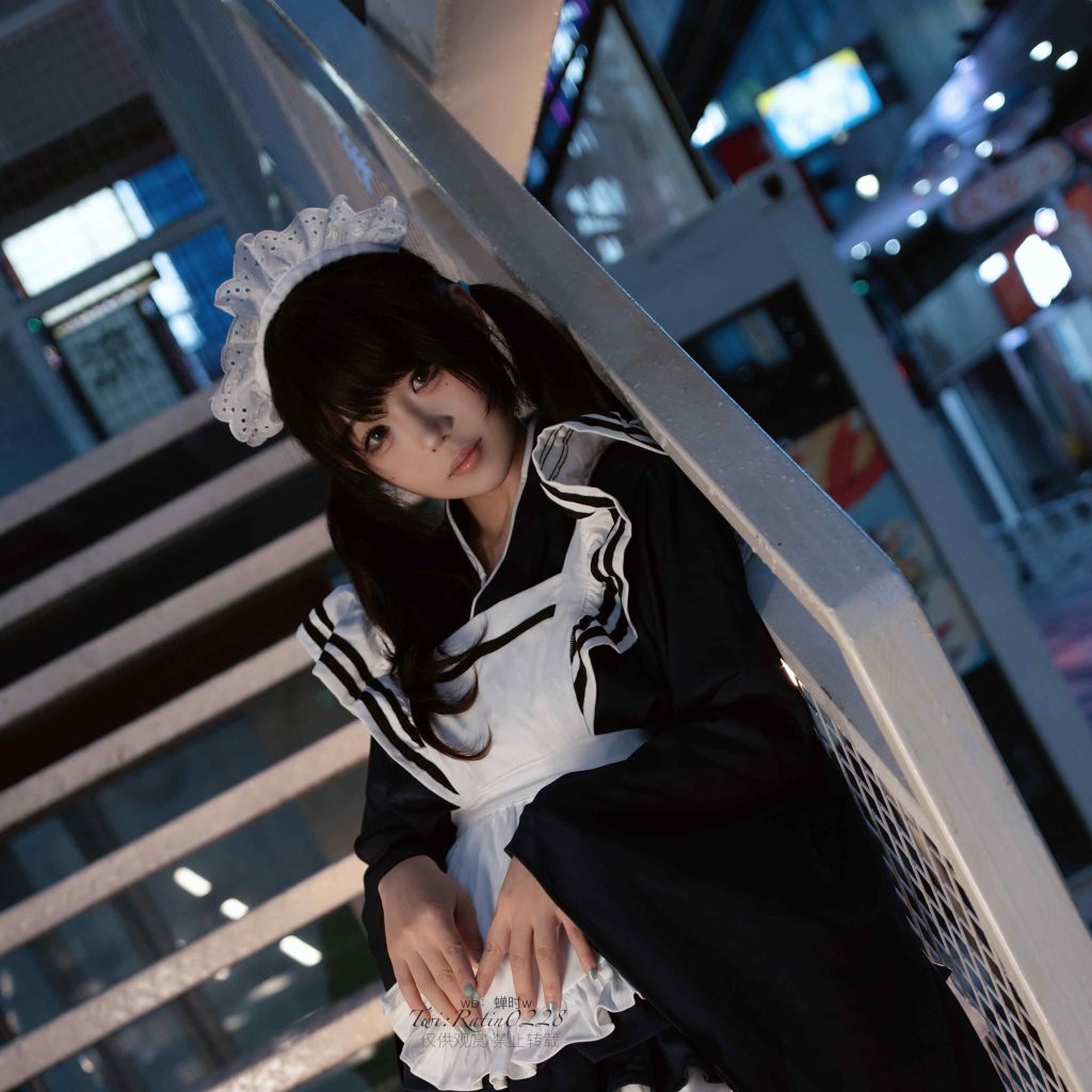 图片[9]-蝉时w和风女仆写真赏析：雨后电话亭中的蓝调日系人像