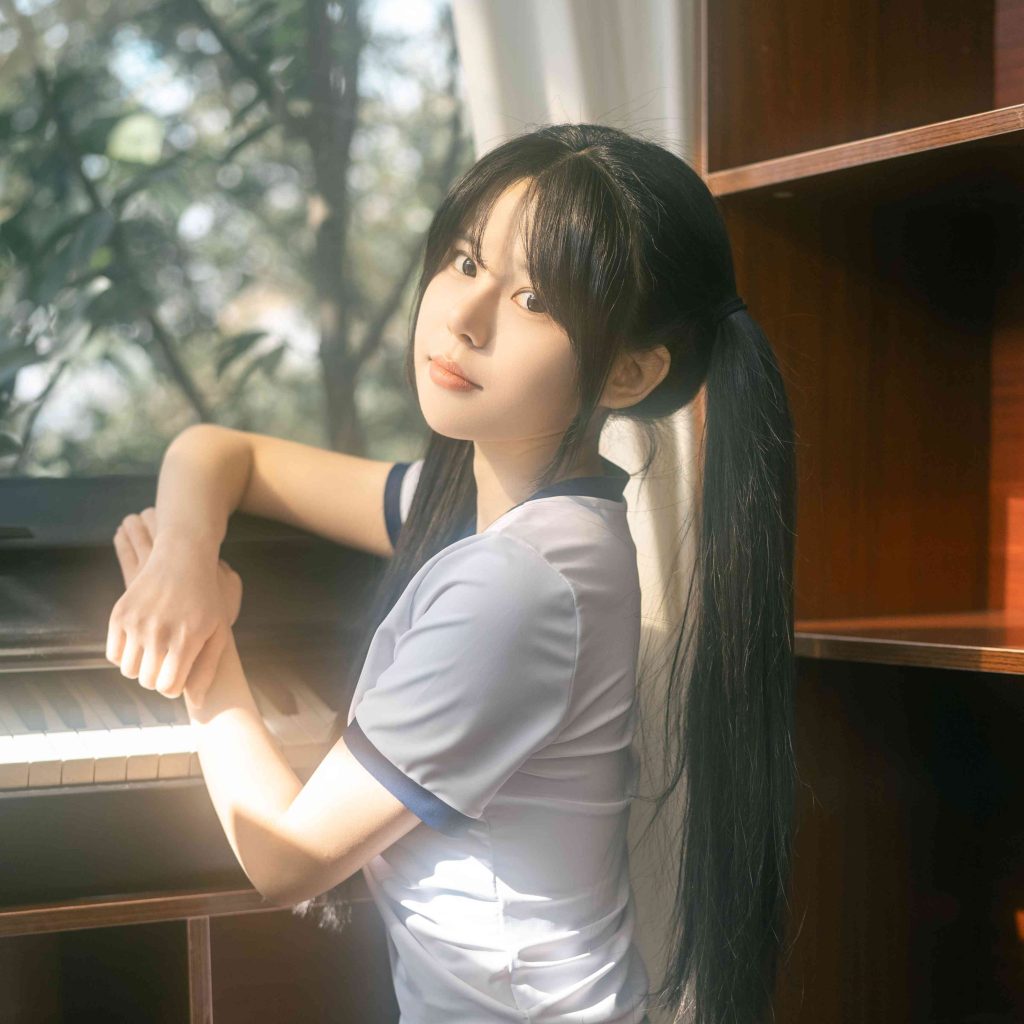 图片[2]-rua阮阮体操服写真赏析：春の更衣室里的日系柔光校园人像