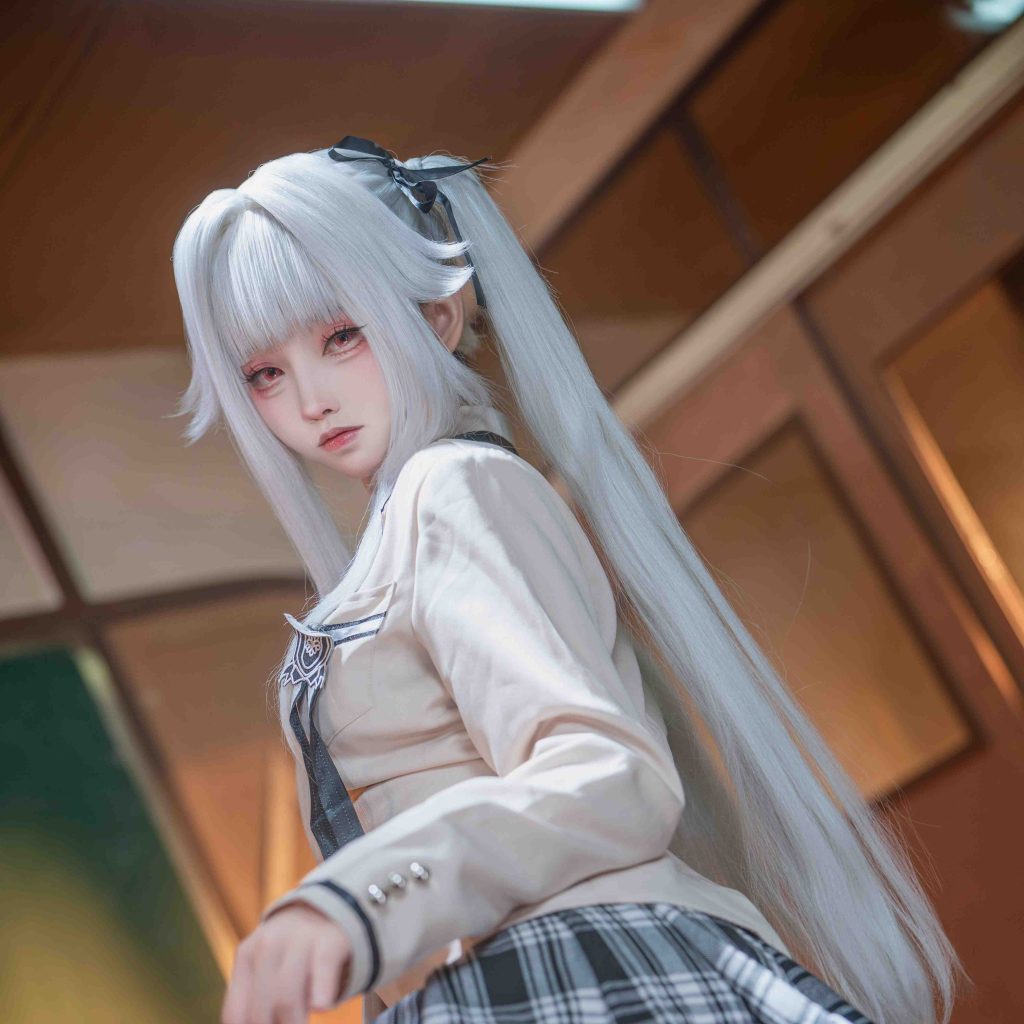图片[3]-大大卷卷小卷《美少女万华镜》校服写真解析，篝之雾枝白发红瞳角色摄影