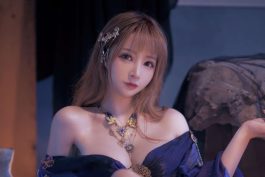 叉子宝宝《逆水寒》九灵写真:幽蓝长衣与烛火构成的东方秘术叙事-绅士网